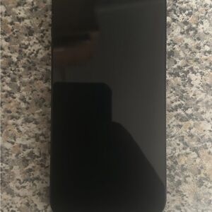 iPhone 14 clean 100 battery percentage